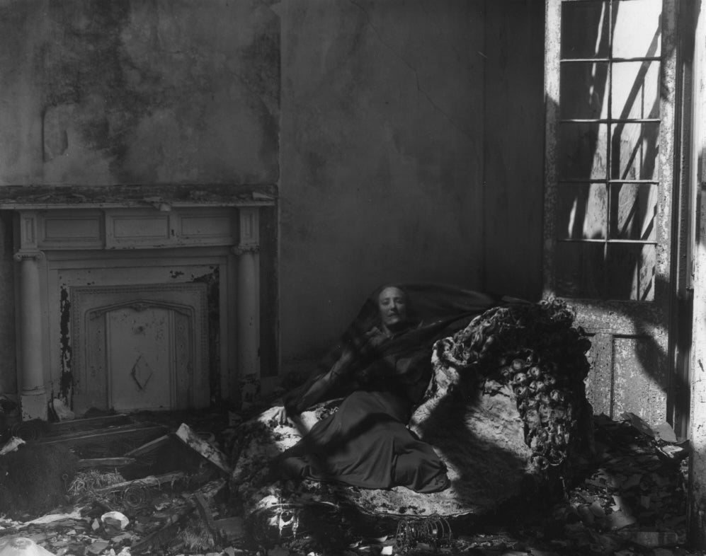 Laughlin, The Repulsive Bed, 1941